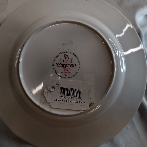 A Cup of Christmas Tea Dinner Plate Tom Hegg Waldman House Bone China - Picture 4 of 4